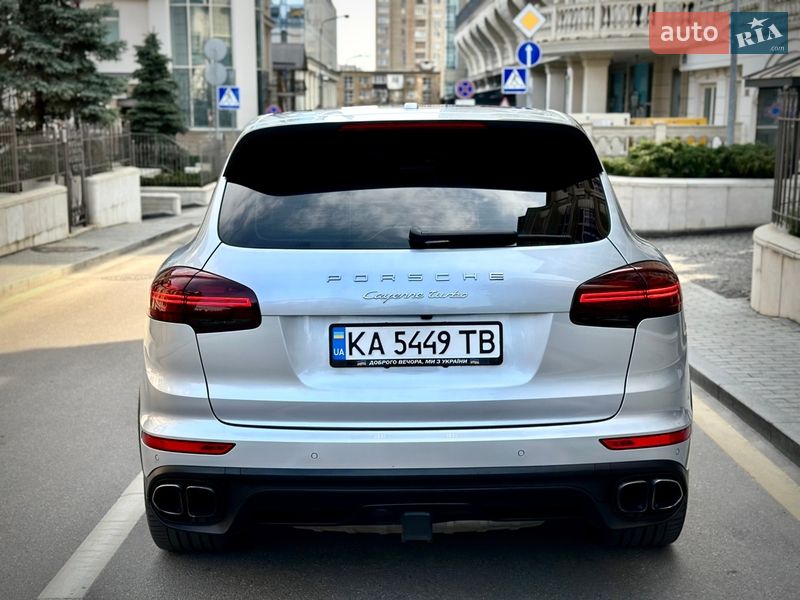 Позашляховик / Кросовер Porsche Cayenne 2015 в Києві