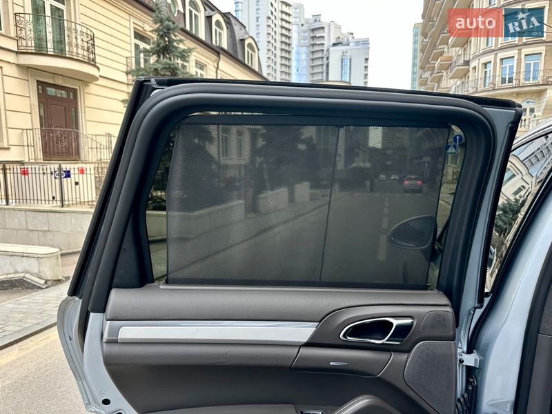 Позашляховик / Кросовер Porsche Cayenne 2015 в Києві