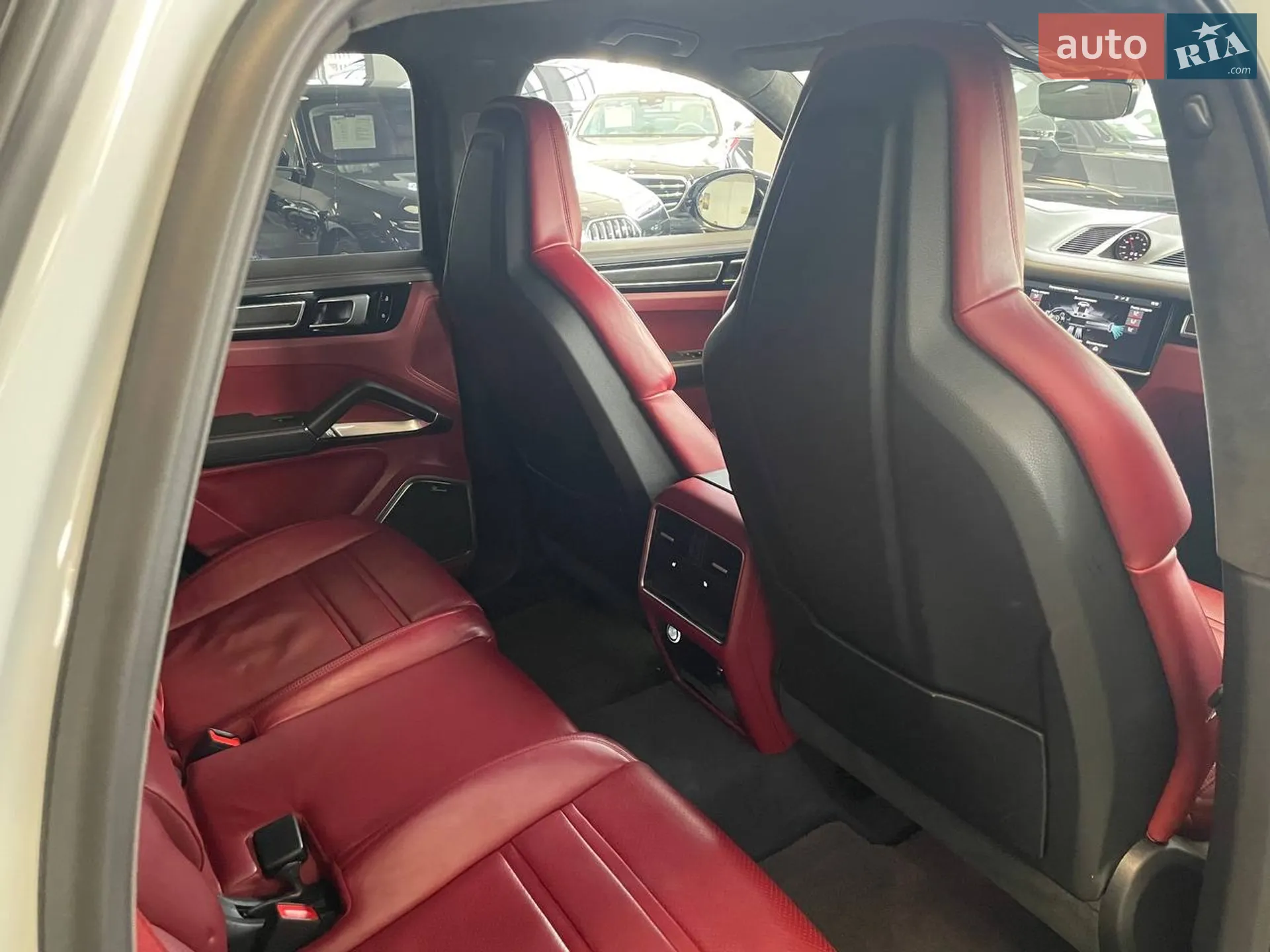 2019 Porsche Cayenne - мініатюра 21