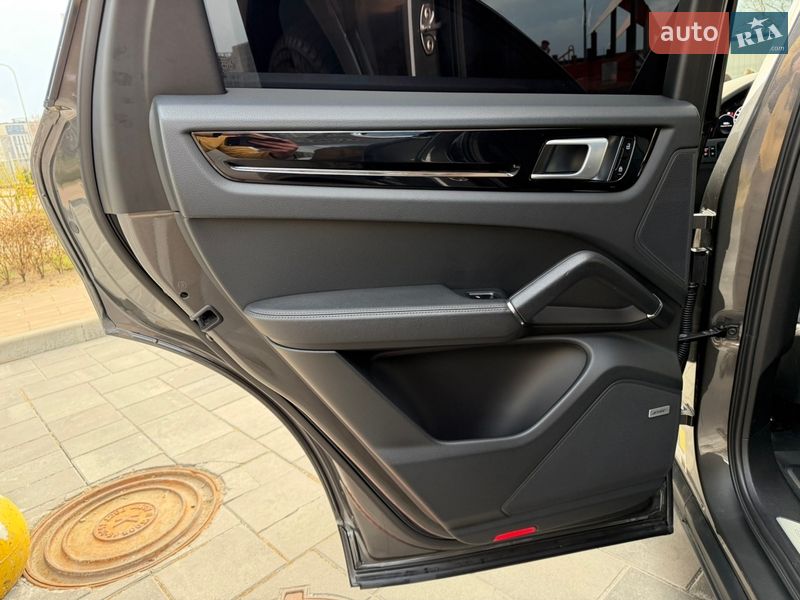Позашляховик / Кросовер Porsche Cayenne 2020 в Києві