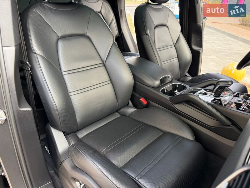 Позашляховик / Кросовер Porsche Cayenne 2020 в Києві