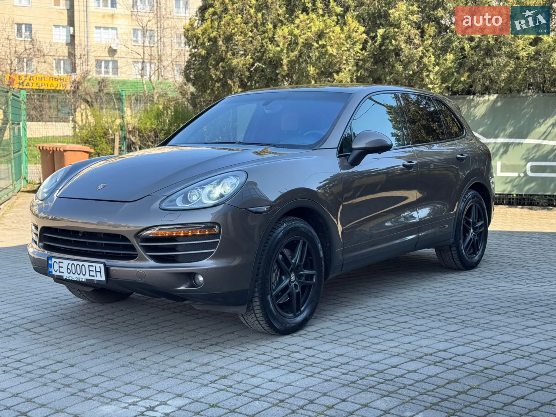 2011 Porsche Cayenne - мініатюра 2