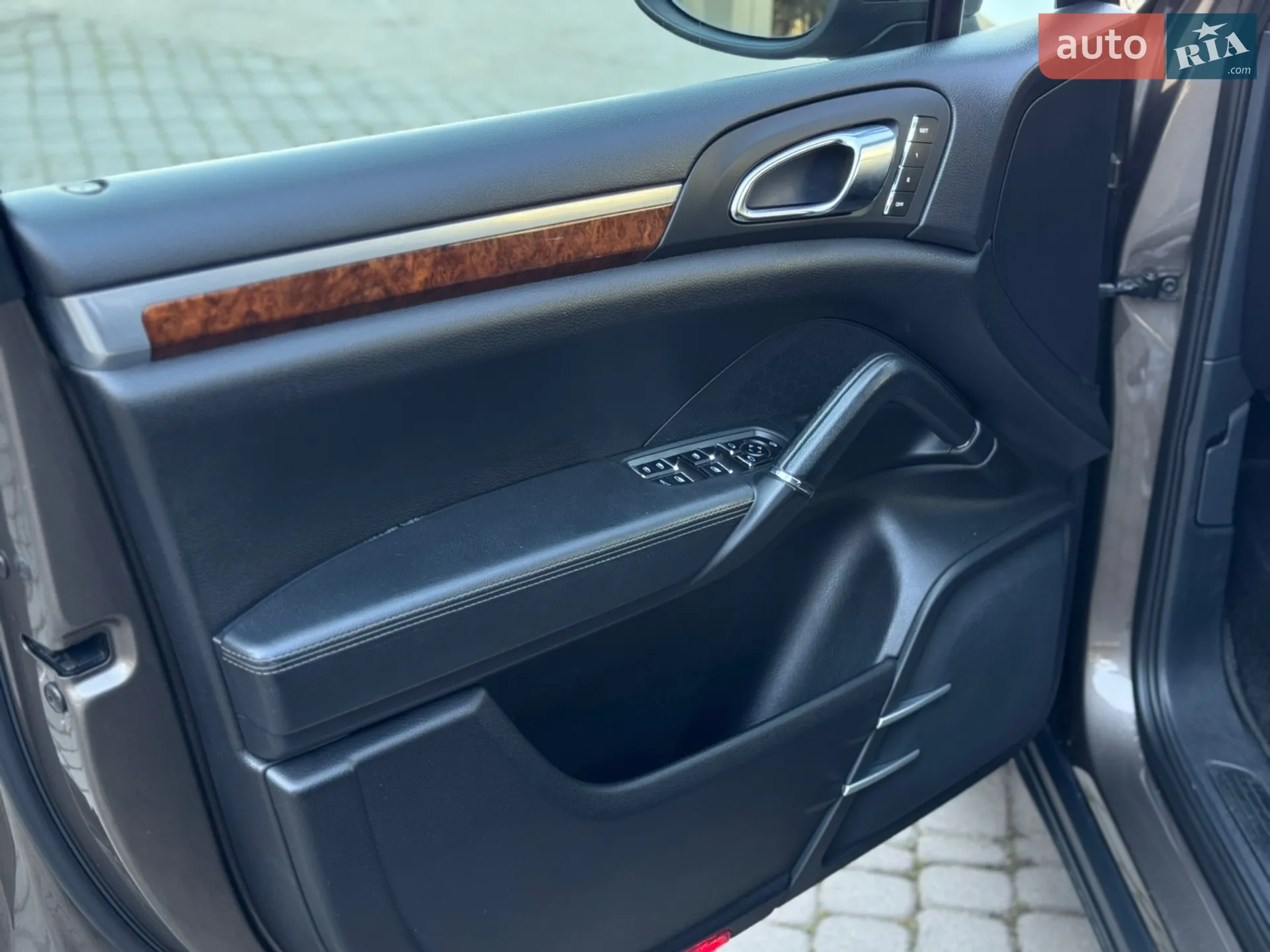 2011 Porsche Cayenne - мініатюра 23