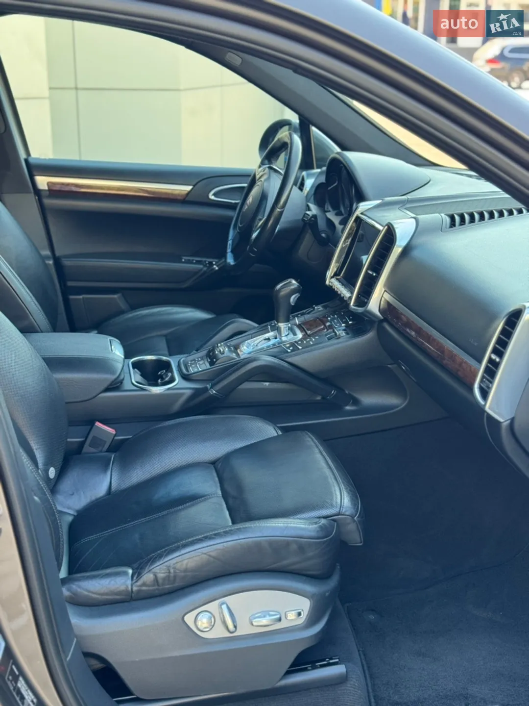 2011 Porsche Cayenne - мініатюра 34