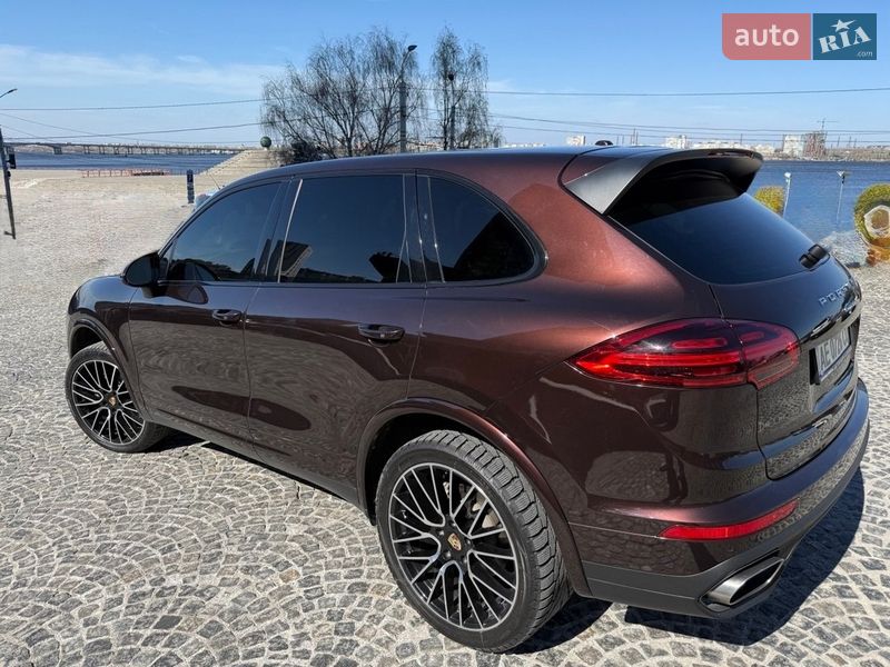 Позашляховик / Кросовер Porsche Cayenne 2016 в Дніпрі