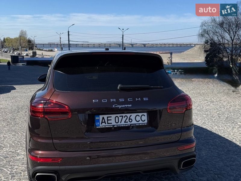 Позашляховик / Кросовер Porsche Cayenne 2016 в Дніпрі