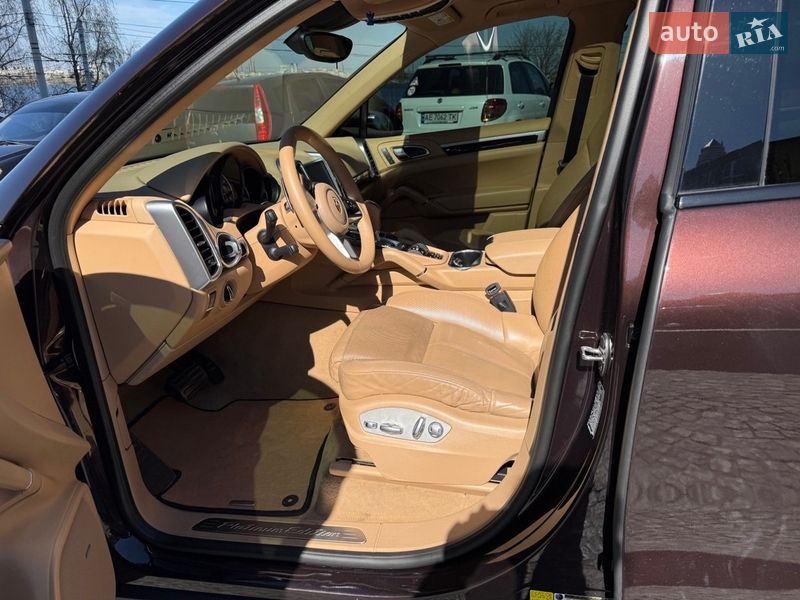 Позашляховик / Кросовер Porsche Cayenne 2016 в Дніпрі