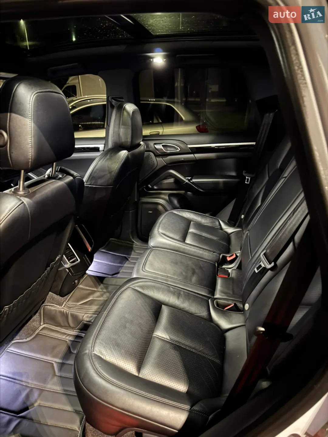 2016 Porsche Cayenne - мініатюра 21