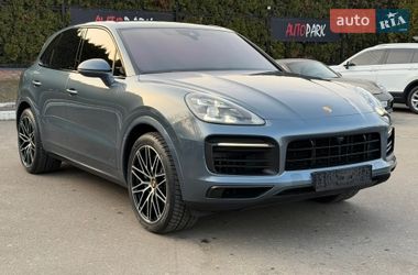 Внедорожник / Кроссовер Porsche Cayenne 2019 в Киеве