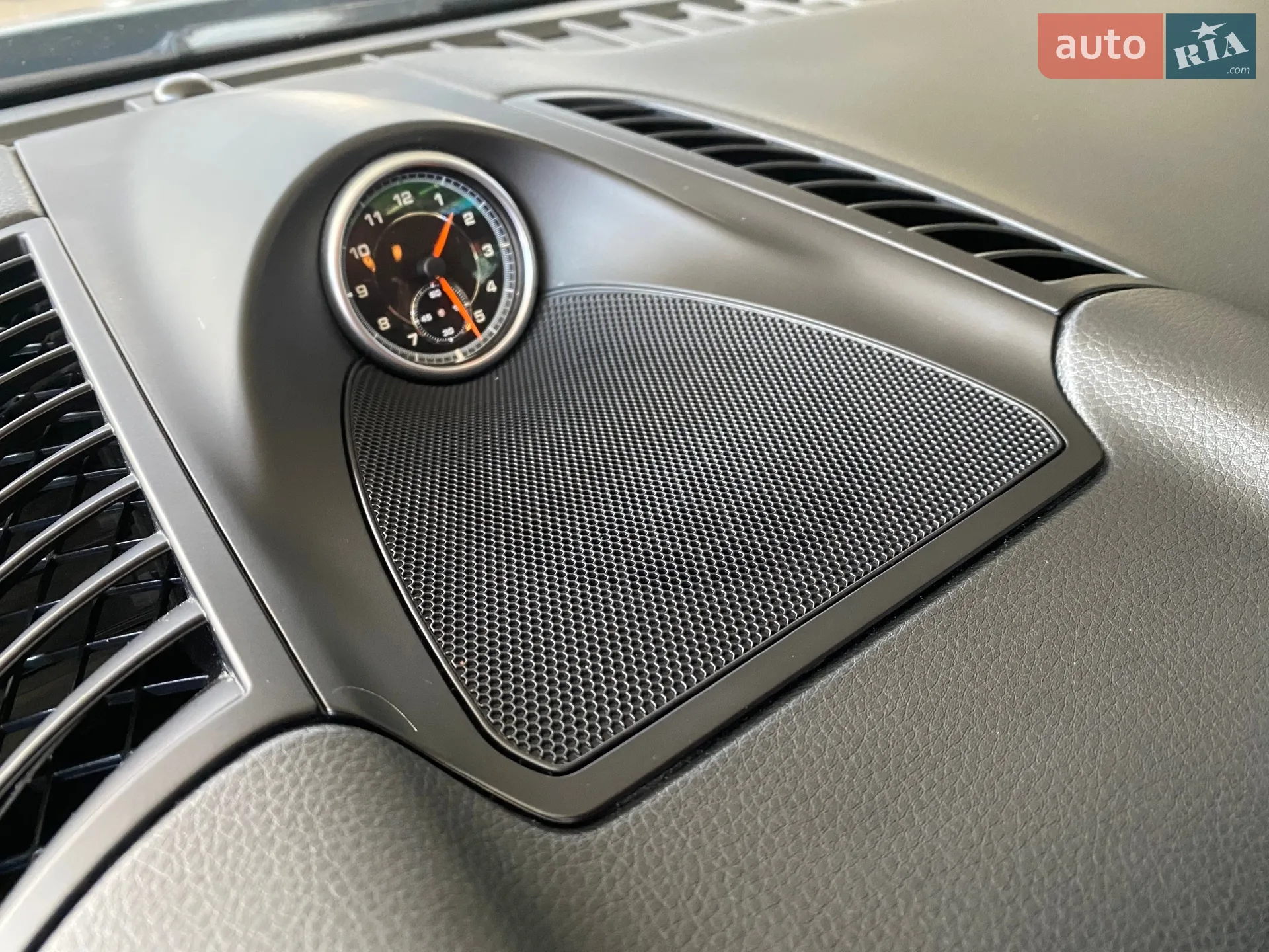 2015 Porsche Cayenne - мініатюра 28