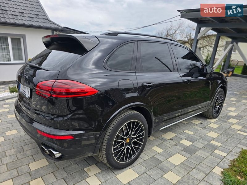Позашляховик / Кросовер Porsche Cayenne 2015 в Косові
