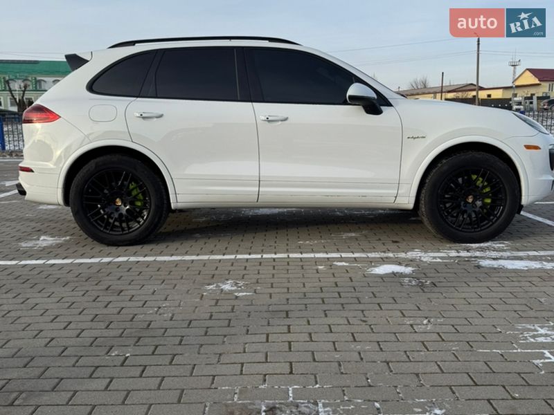 Позашляховик / Кросовер Porsche Cayenne 2017 в Нововолинську