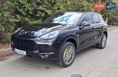 Внедорожник / Кроссовер Porsche Cayenne 2016 в Киеве
