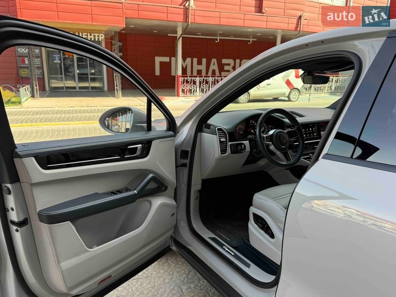 Позашляховик / Кросовер Porsche Cayenne 2022 в Львові