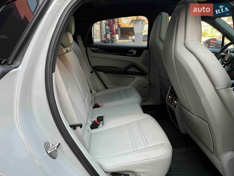 Позашляховик / Кросовер Porsche Cayenne 2022 в Львові