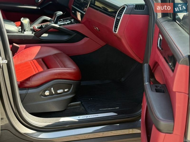 Позашляховик / Кросовер Porsche Cayenne 2018 в Івано-Франківську