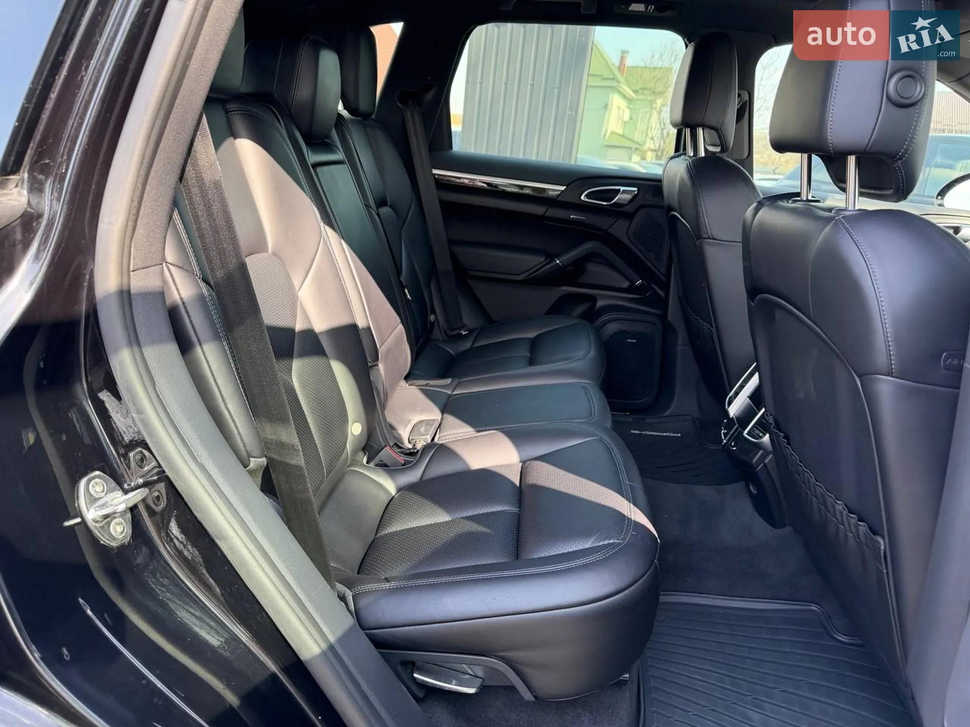 2017 Porsche Cayenne - мініатюра 33