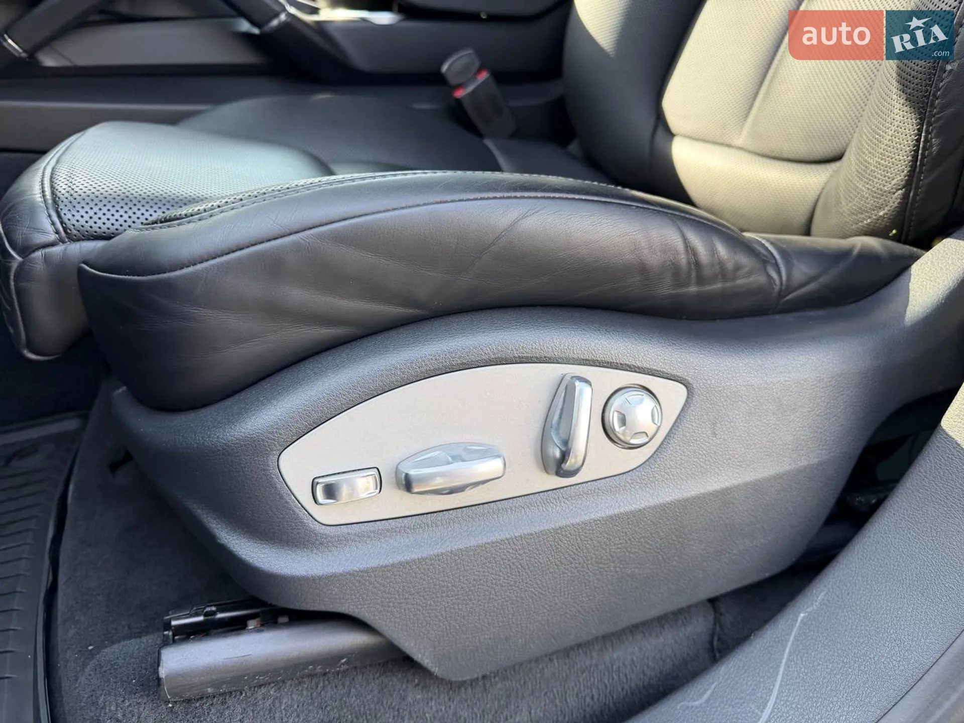 2017 Porsche Cayenne - мініатюра 28