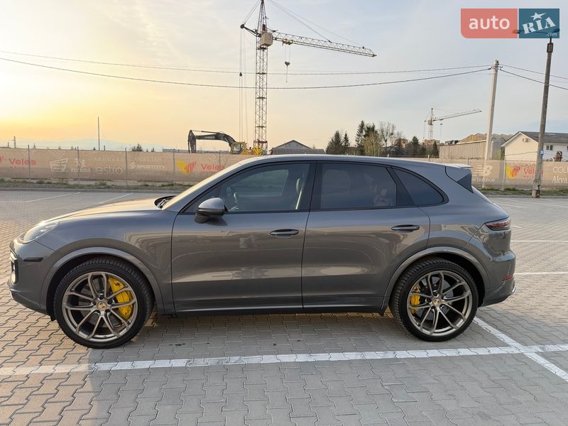 Внедорожник / Кроссовер Porsche Cayenne 2018 в Ивано-Франковске