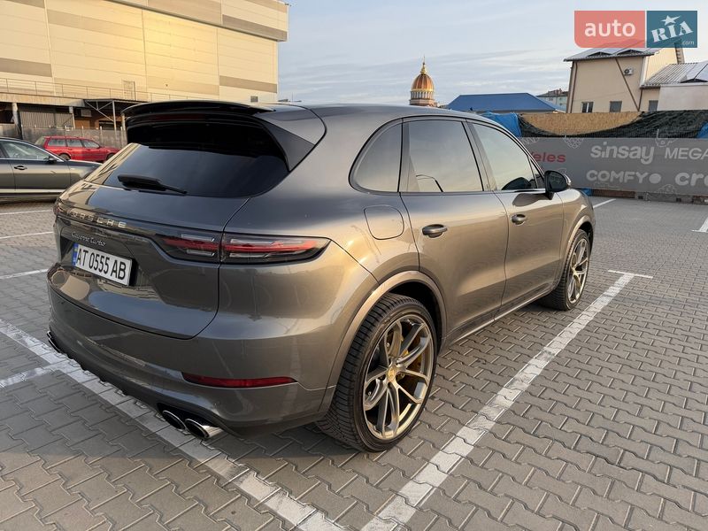 Внедорожник / Кроссовер Porsche Cayenne 2018 в Ивано-Франковске