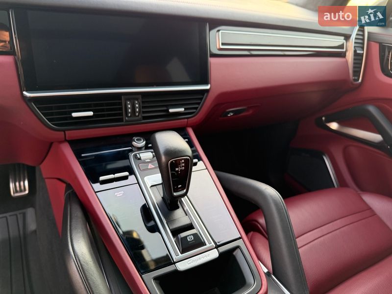 Внедорожник / Кроссовер Porsche Cayenne 2018 в Ивано-Франковске