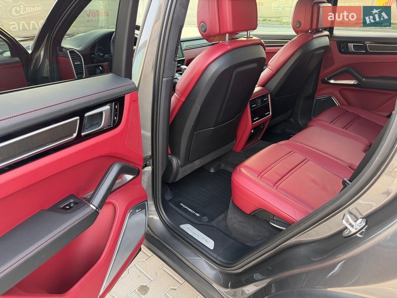 Внедорожник / Кроссовер Porsche Cayenne 2018 в Ивано-Франковске