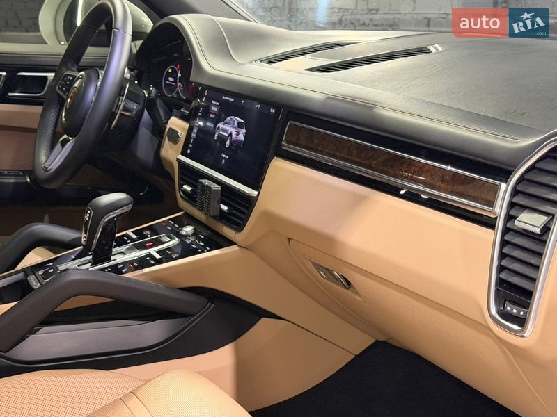 Внедорожник / Кроссовер Porsche Cayenne 2017 в Киеве фото 39 Внедорожник / Кроссовер Porsche Cayenne 2017 в Киеве