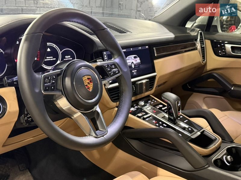 Внедорожник / Кроссовер Porsche Cayenne 2017 в Киеве фото 46 Внедорожник / Кроссовер Porsche Cayenne 2017 в Киеве