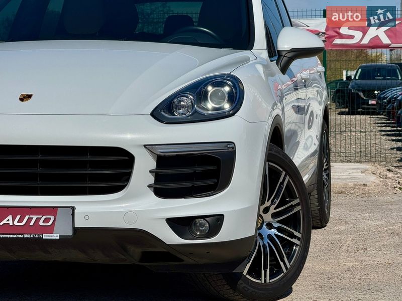 Внедорожник / Кроссовер Porsche Cayenne 2016 в Киеве
