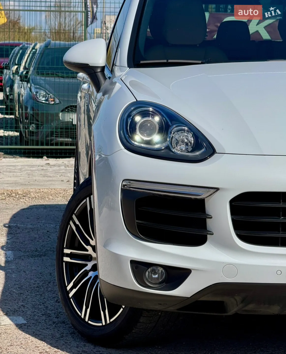 2016 Porsche Cayenne - мініатюра 102