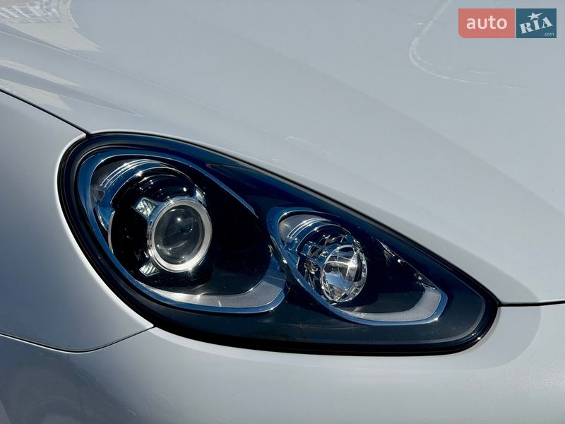 Внедорожник / Кроссовер Porsche Cayenne 2016 в Киеве