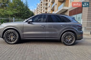 Внедорожник / Кроссовер Porsche Cayenne 2022 в Киеве