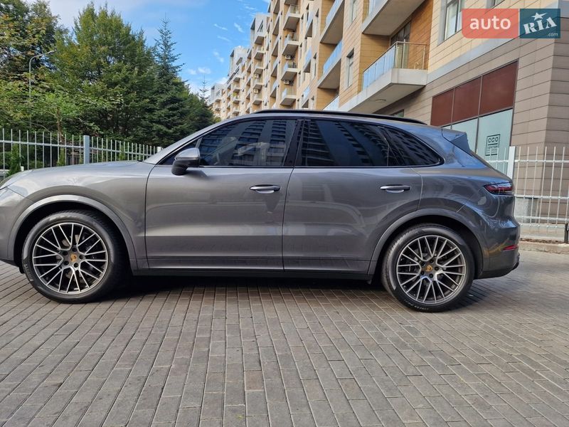 Porsche Cayenne 2022