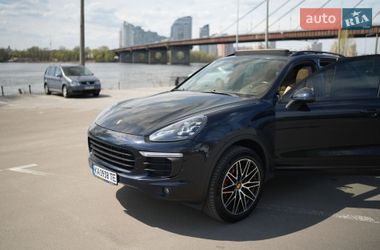 Внедорожник / Кроссовер Porsche Cayenne 2017 в Киеве
