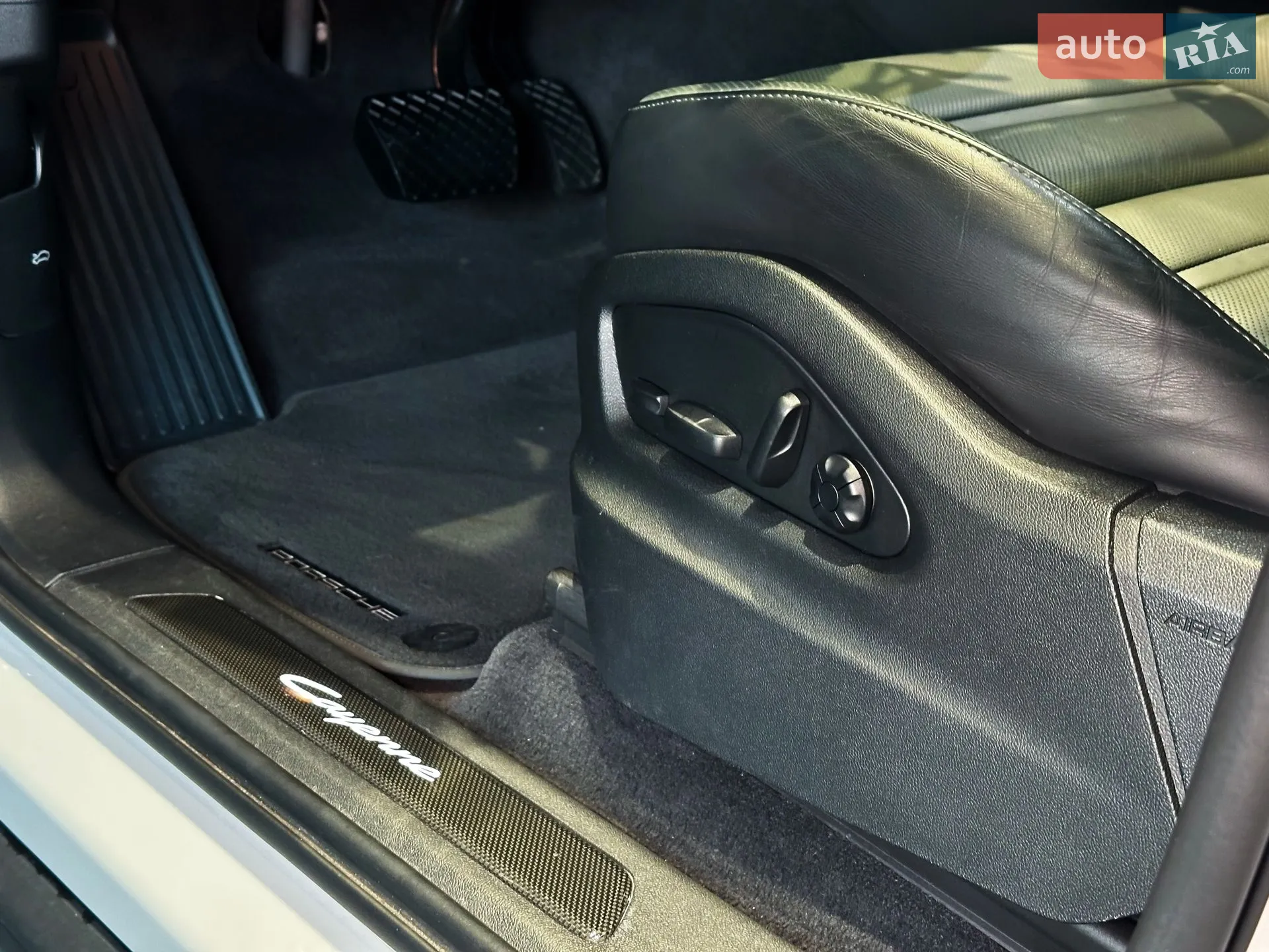 2023 Porsche Cayenne - мініатюра 18