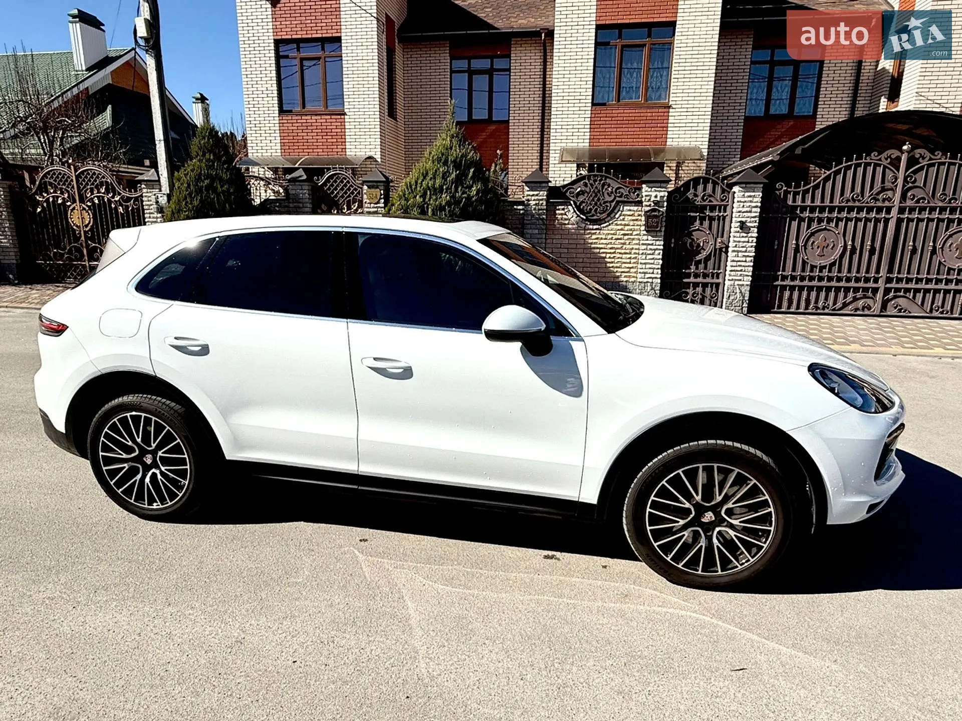 2020 Porsche Cayenne - мініатюра 3
