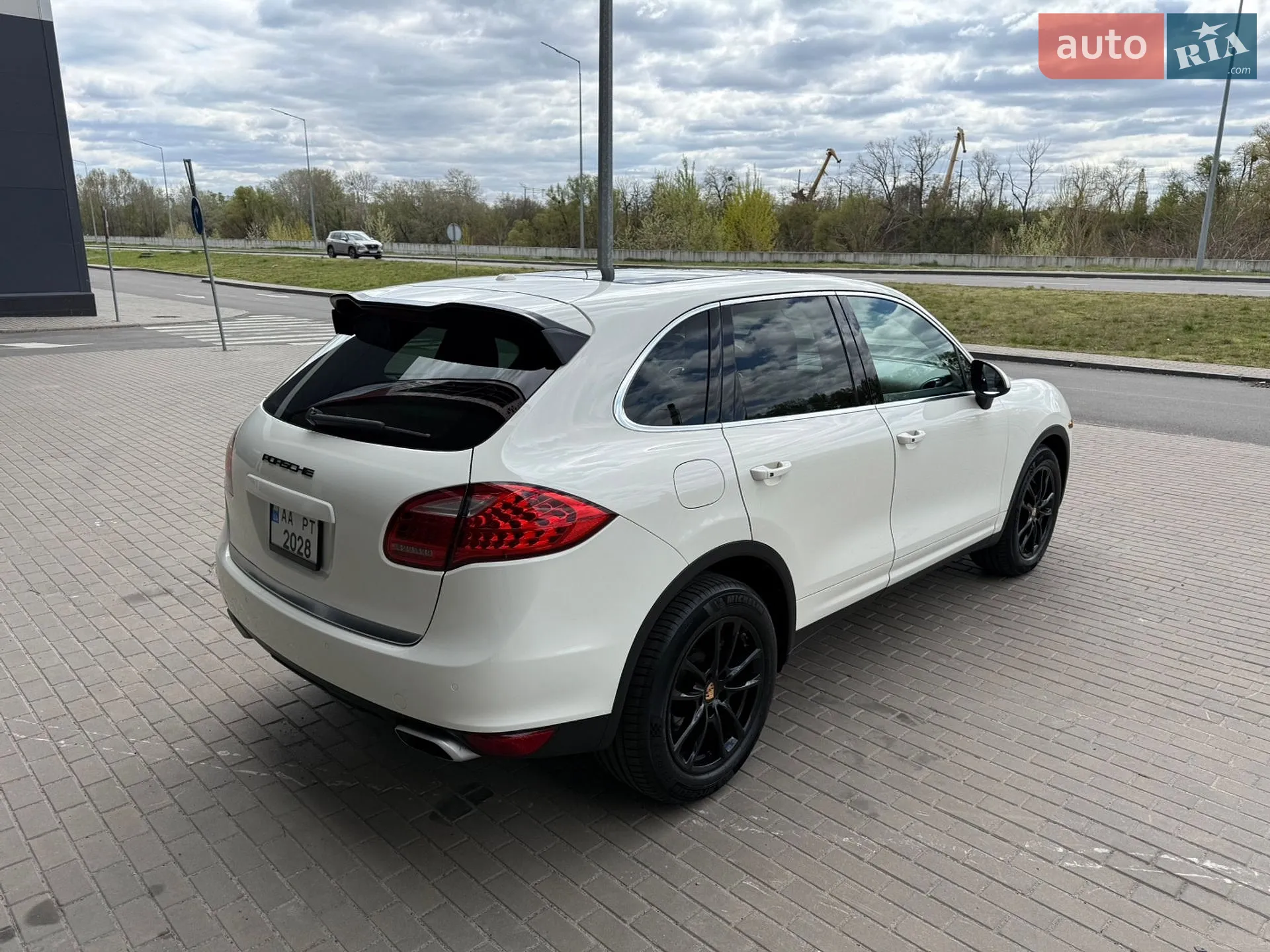 2011 Porsche Cayenne - мініатюра 12