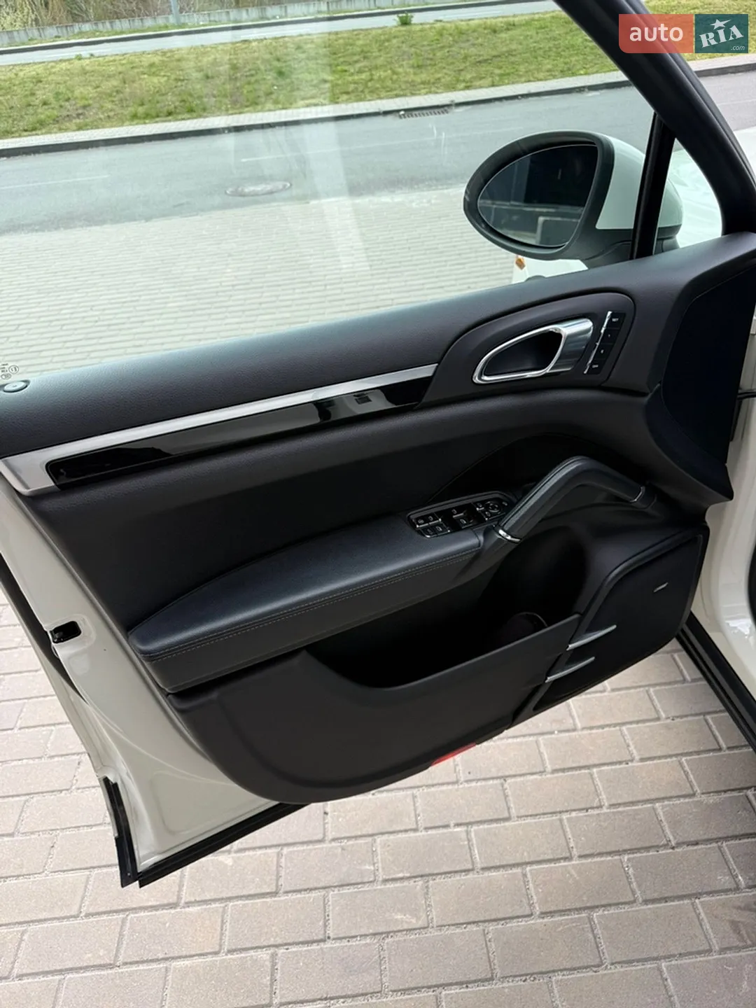 2011 Porsche Cayenne - мініатюра 17