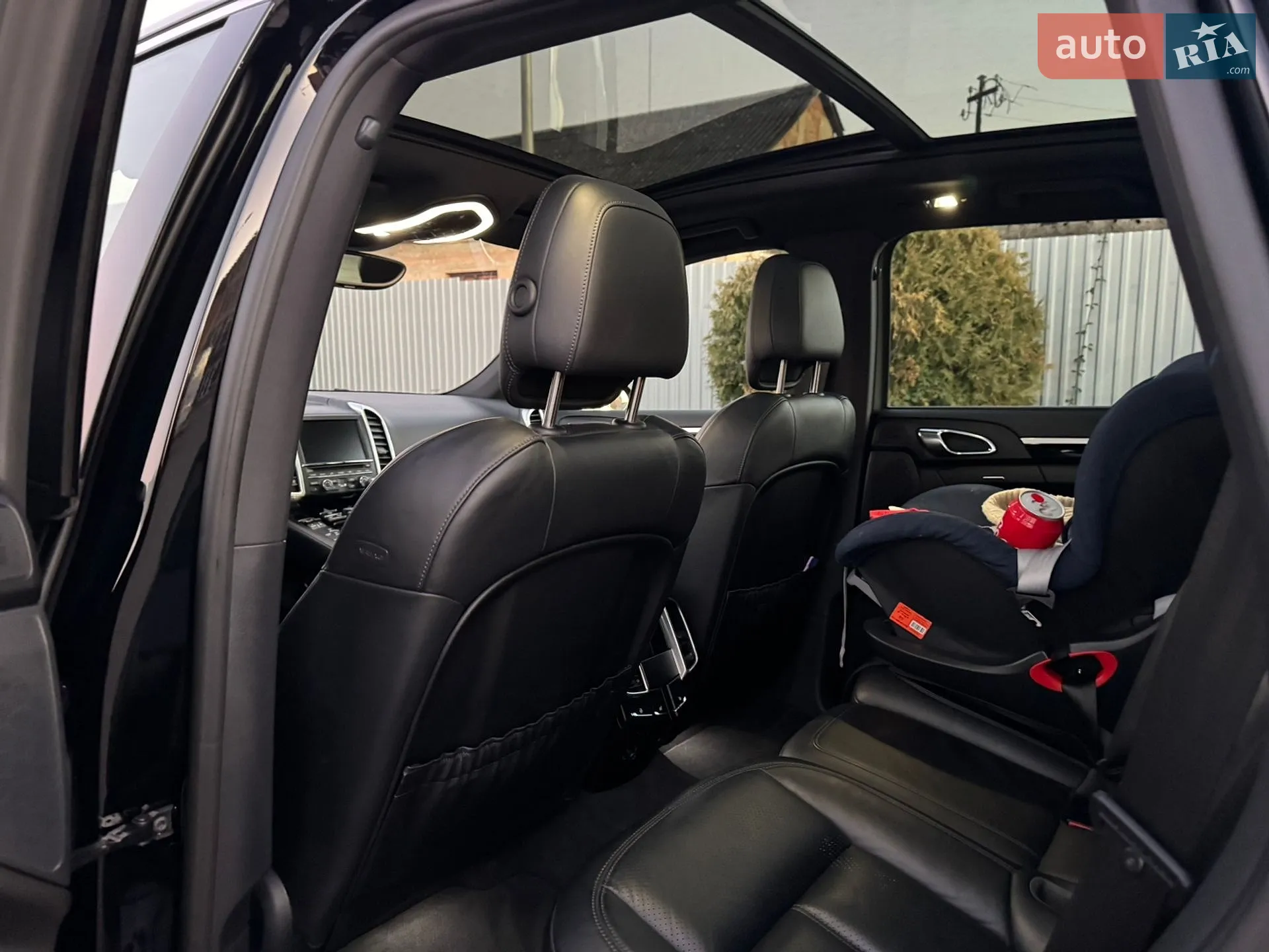 2015 Porsche Cayenne - мініатюра 26