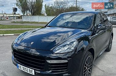 Внедорожник / Кроссовер Porsche Cayenne 2015 в Киеве