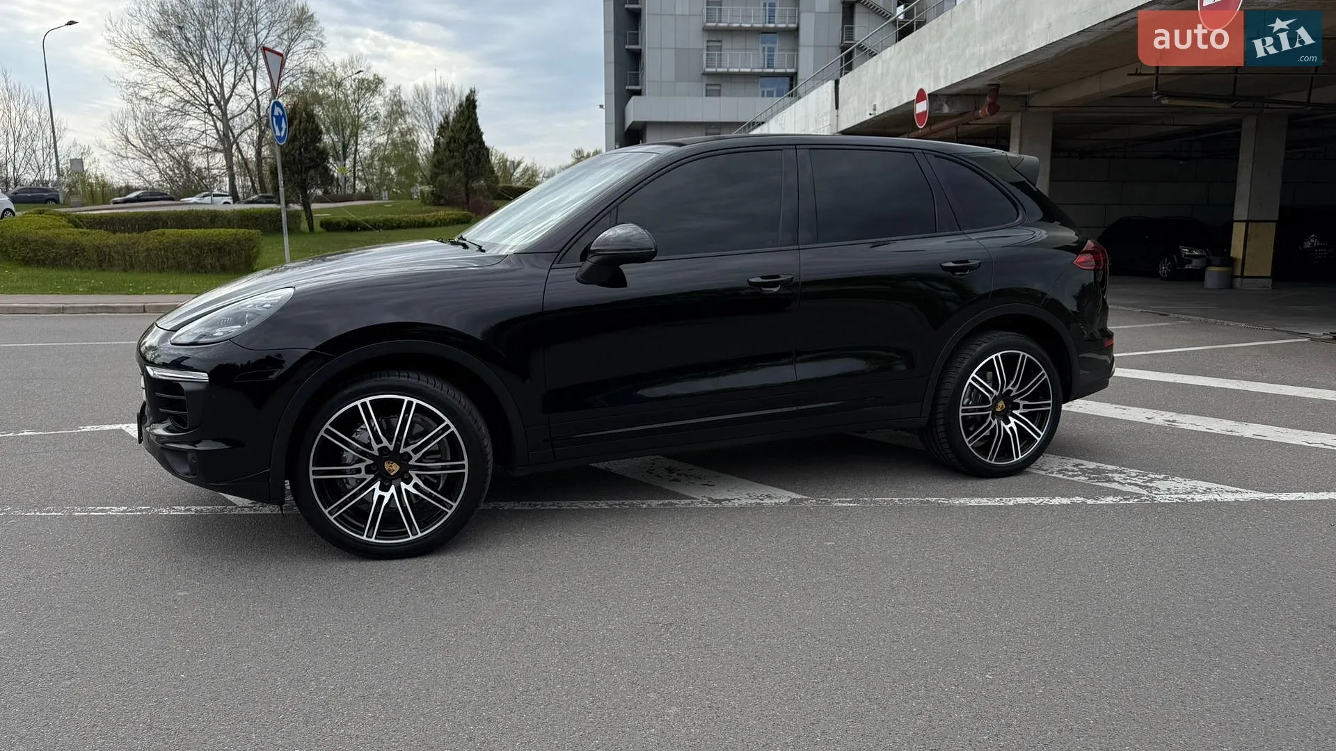 2017 Porsche Cayenne - мініатюра 3