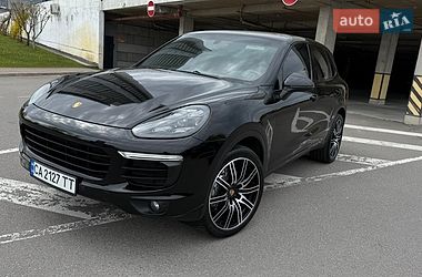 Внедорожник / Кроссовер Porsche Cayenne 2017 в Киеве