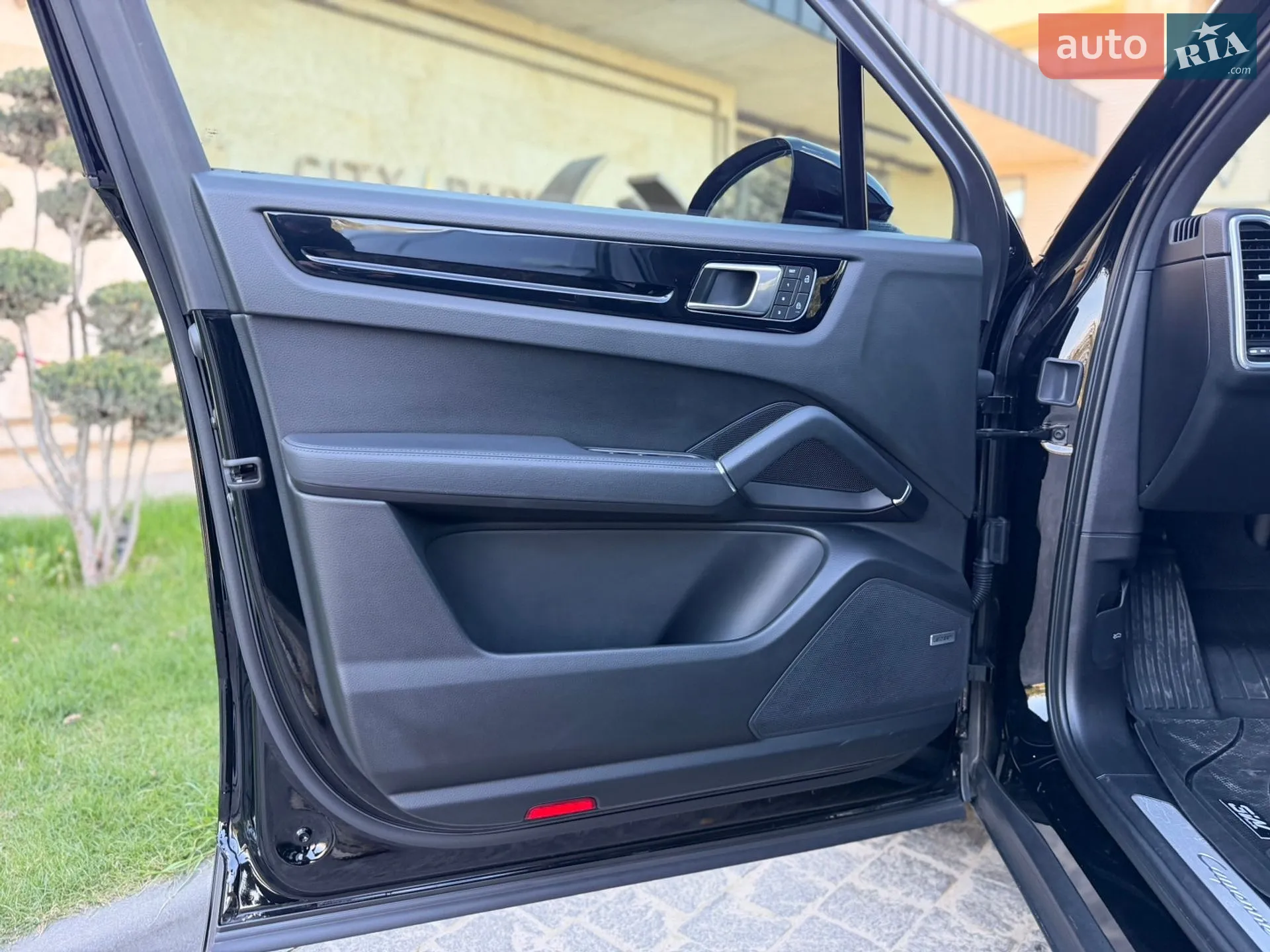 2023 Porsche Cayenne - мініатюра 29