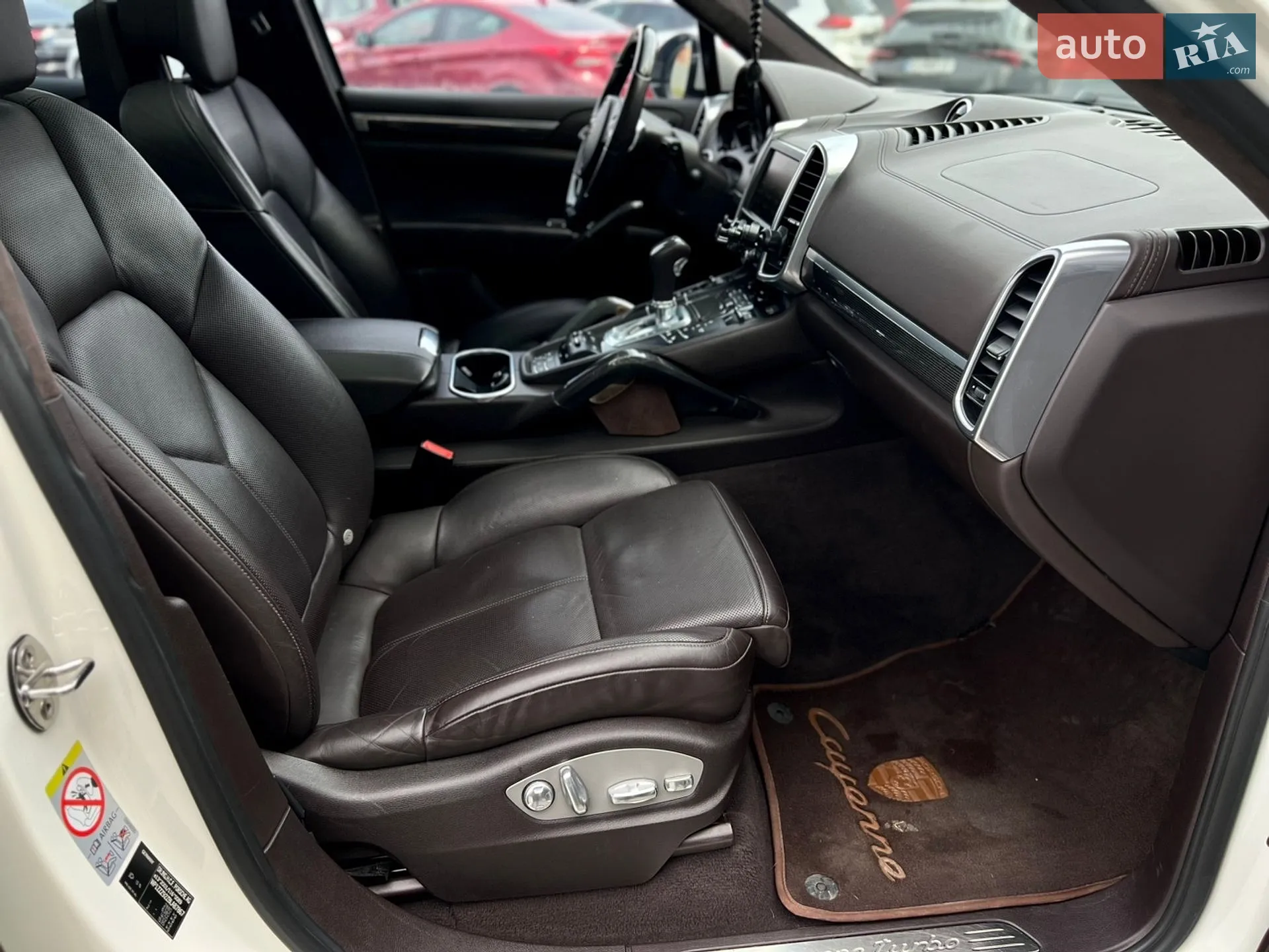 2011 Porsche Cayenne - мініатюра 29