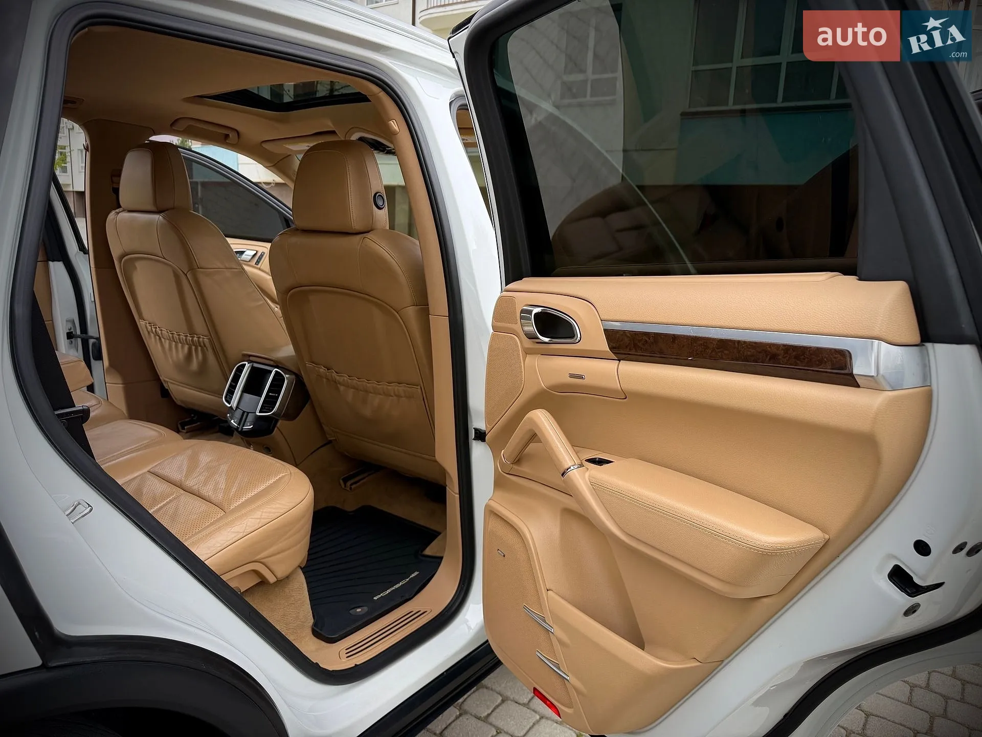 2012 Porsche Cayenne - мініатюра 39