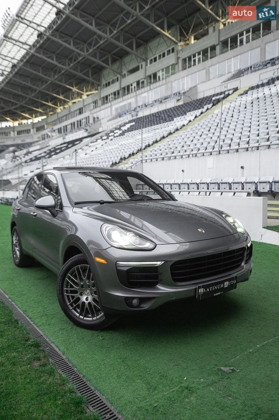 2016 Porsche Cayenne - мініатюра 4