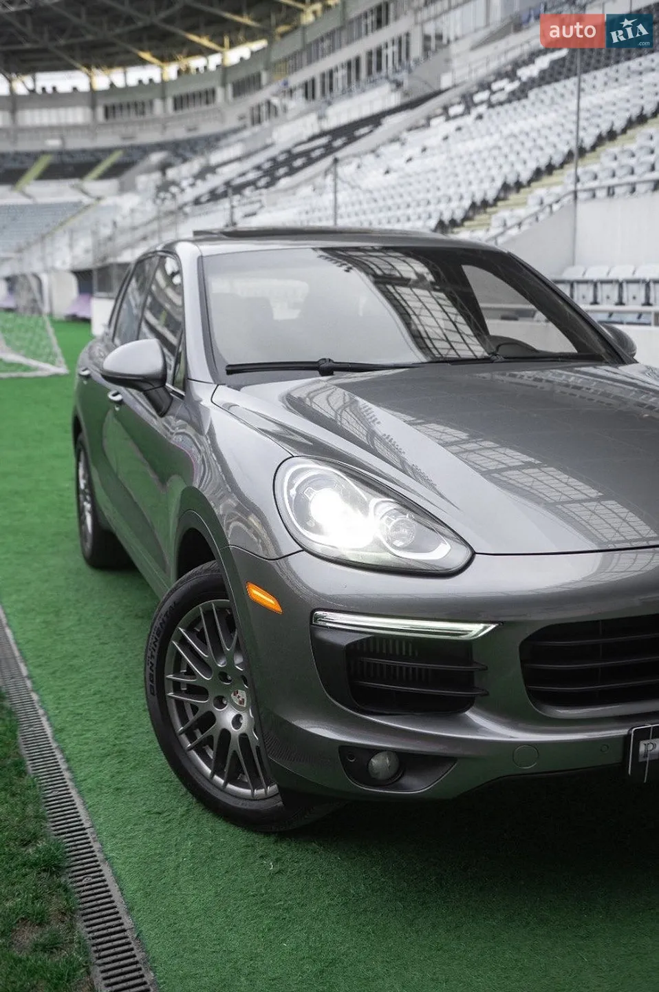 2016 Porsche Cayenne - мініатюра 5