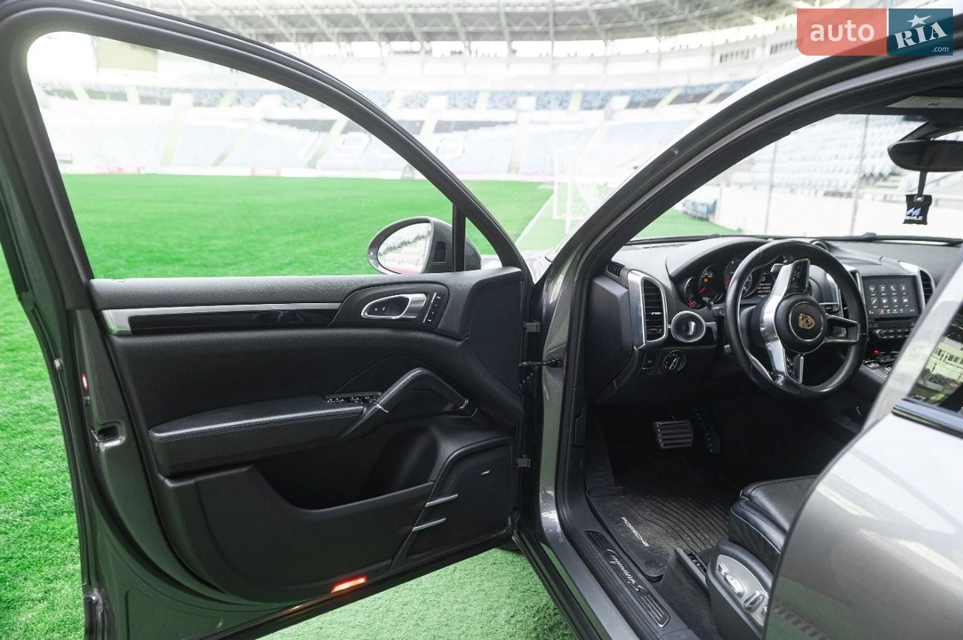 2016 Porsche Cayenne - мініатюра 34