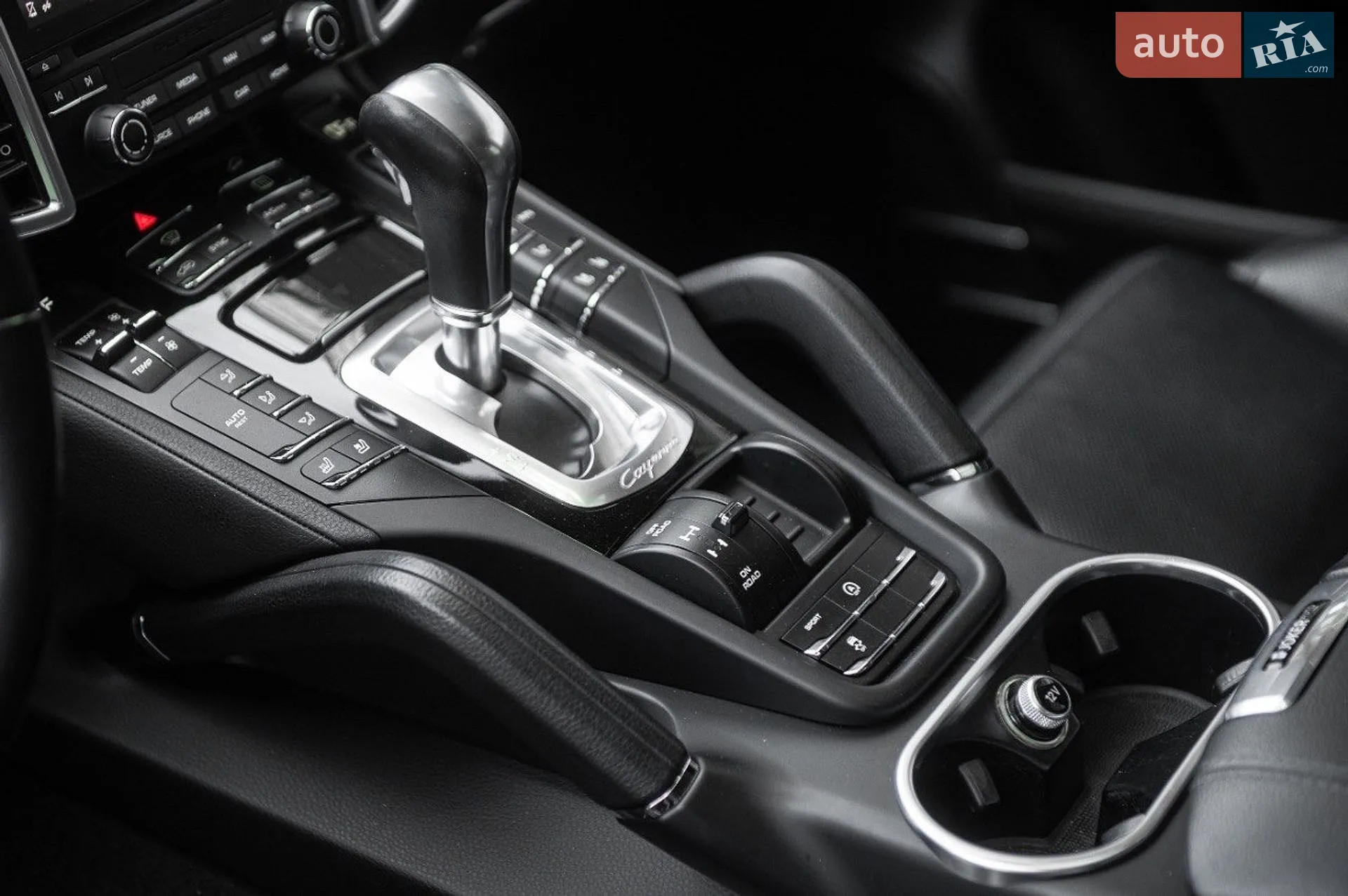 2016 Porsche Cayenne - мініатюра 38
