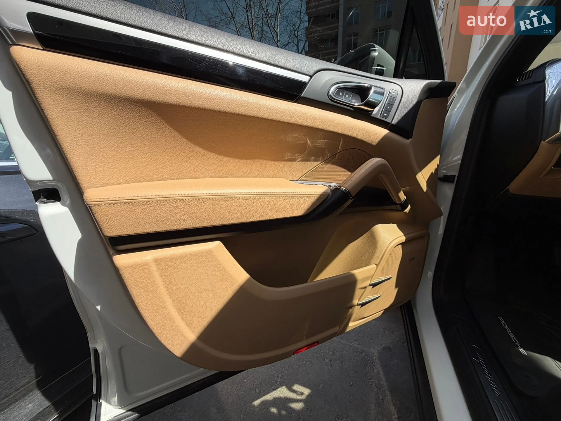 2015 Porsche Cayenne - мініатюра 27